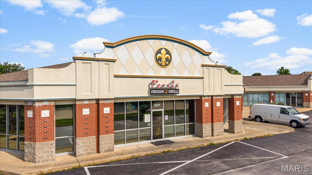 1617 Bryan Road is strategically positioned in the growing Dardenne Prairie/O’Fallon market, one of St. Charles County’s established and highly desirable suburban trade areas. The property benefits from its location along a well-traveled commercial corridor surrounded by established residential neighborhoods, retail centers, restaurants, and everyday services. Its convenient accessibility and proximity to major roadways provide an attractive location for serving both nearby residents and the broader surrounding community.