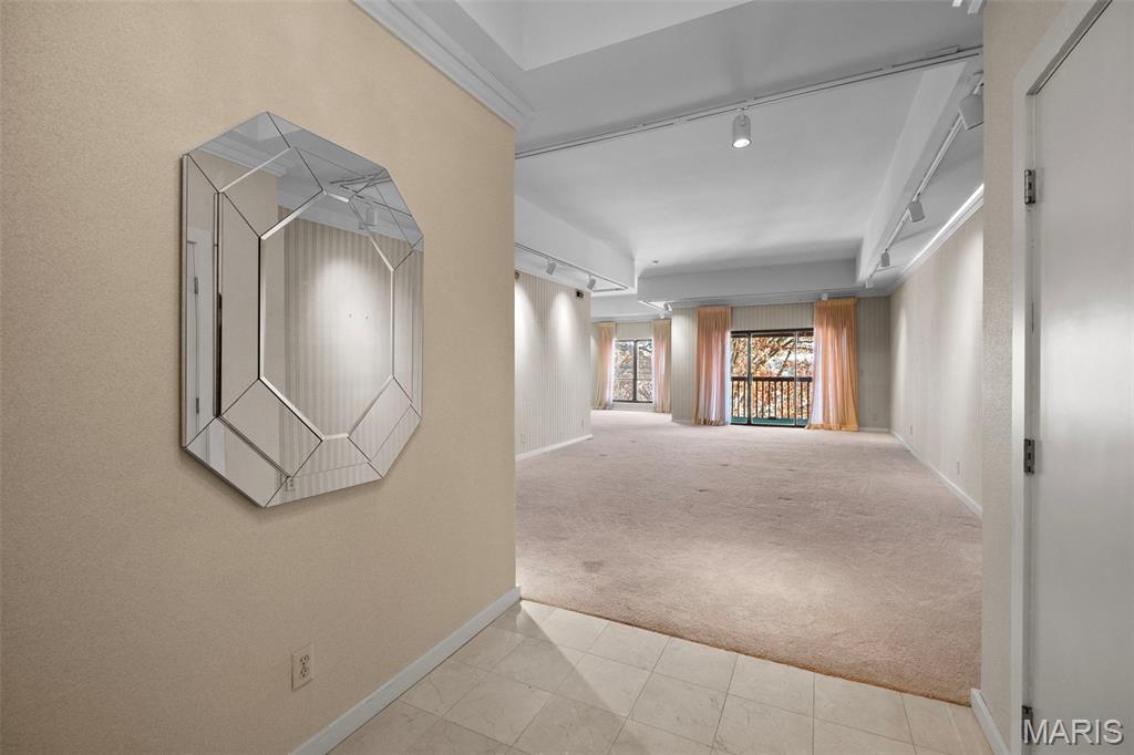 Golfview On The Green Ph Iii Condomin - Residential