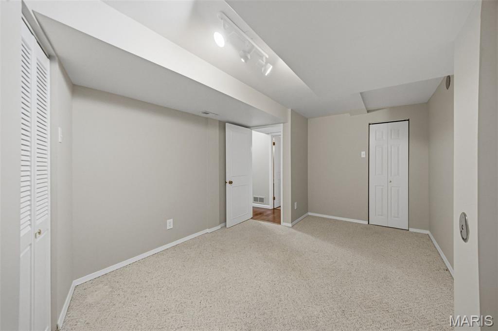 Parkway Gardens Village 3 Condo - Residential