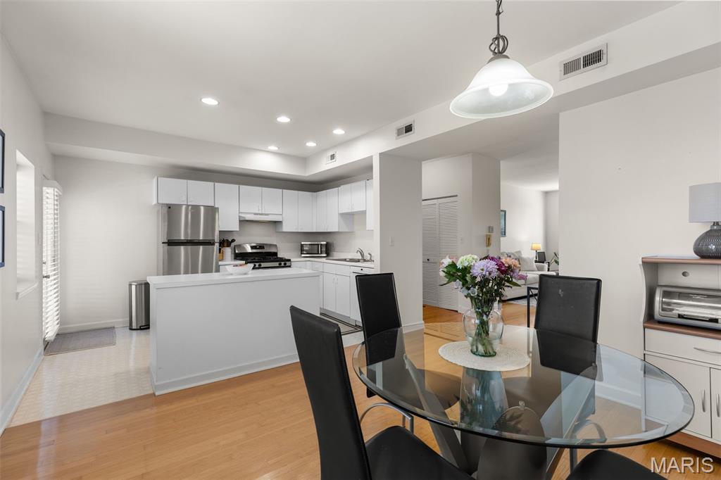 DeBaliviere Place West - Residential