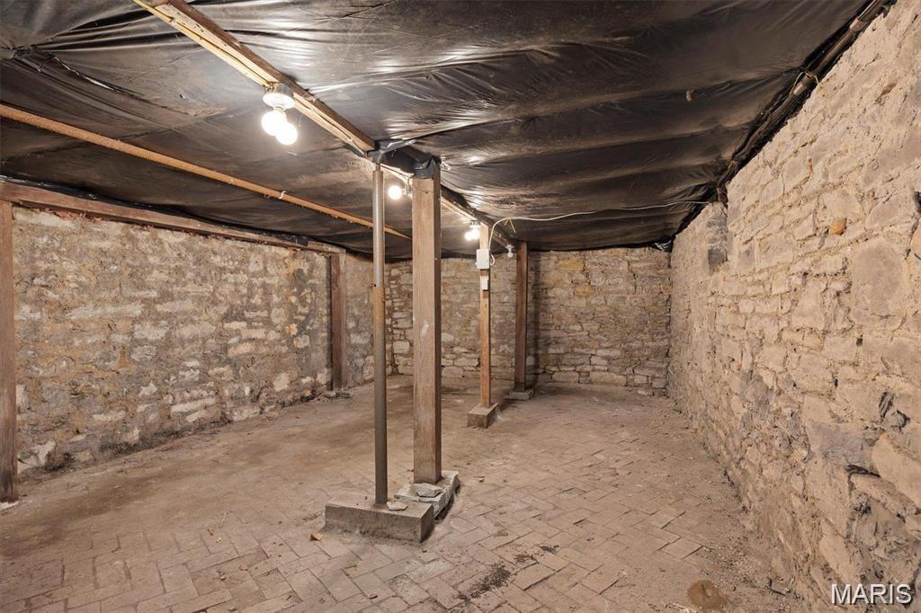 Russell's Sub - Residential