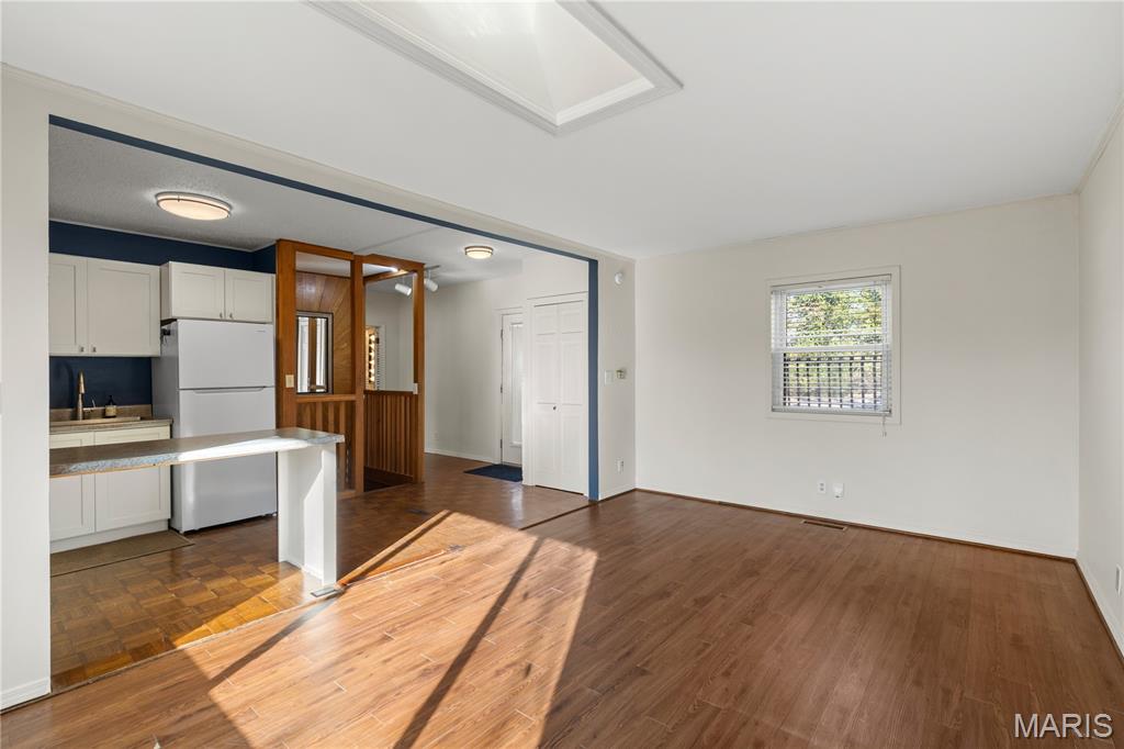 Russell's Sub - Residential