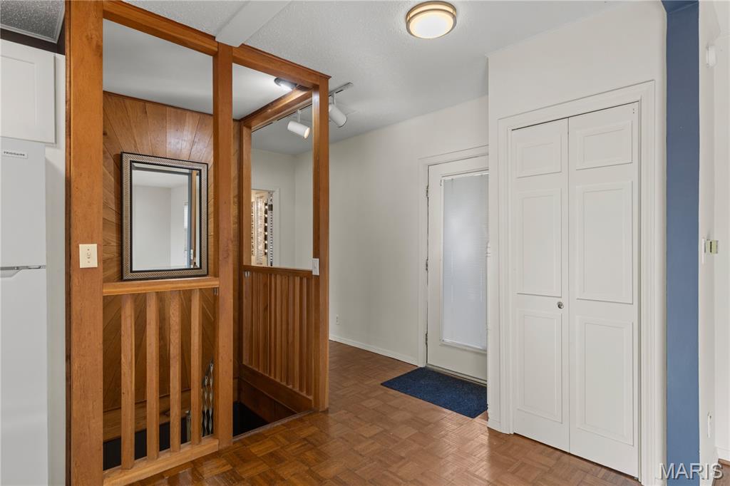 Russell's Sub - Residential