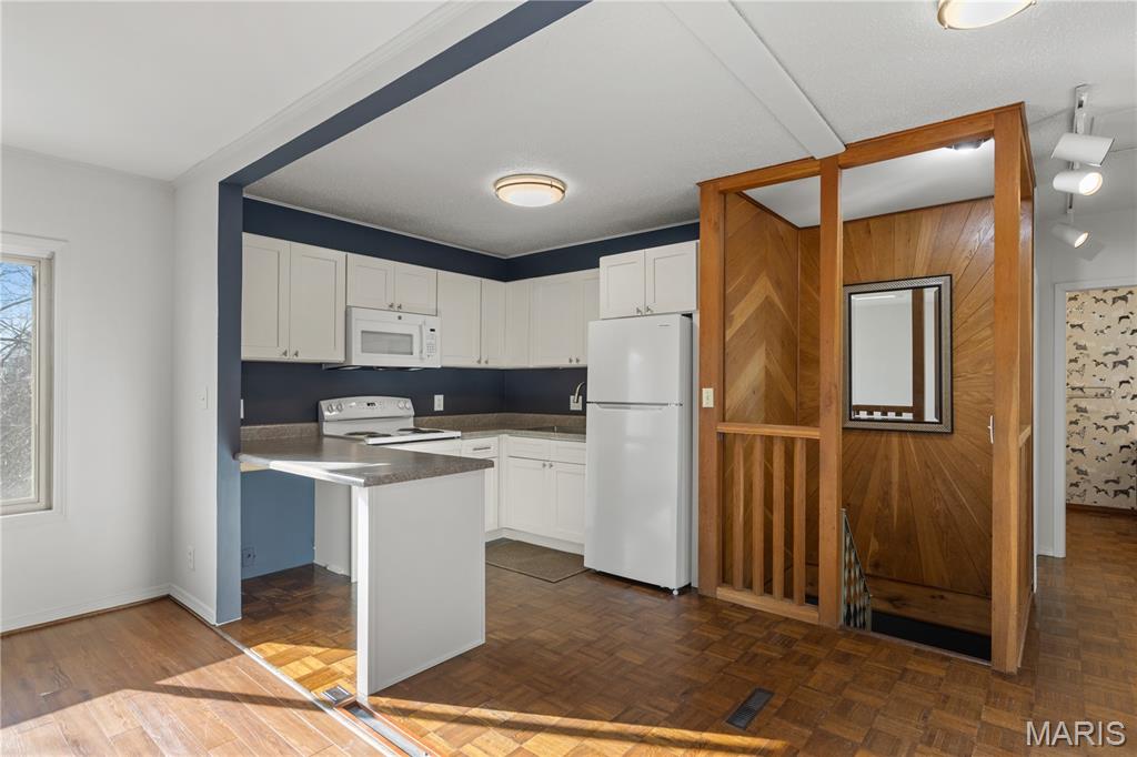 Russell's Sub - Residential