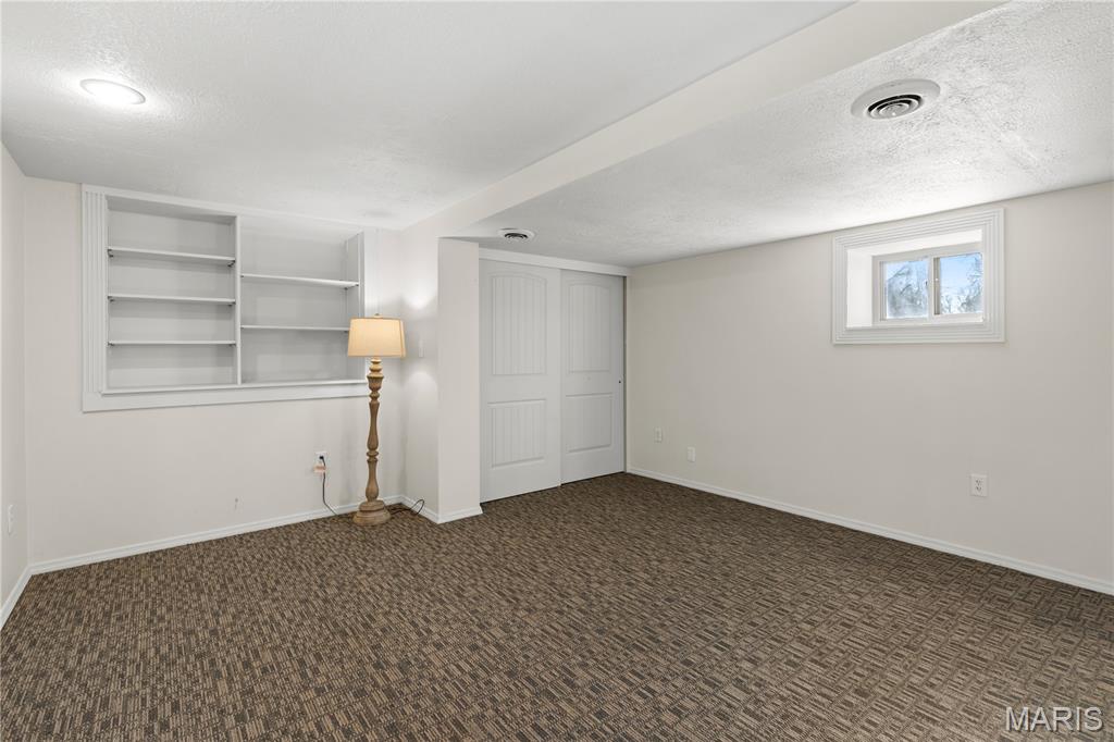 Russell's Sub - Residential