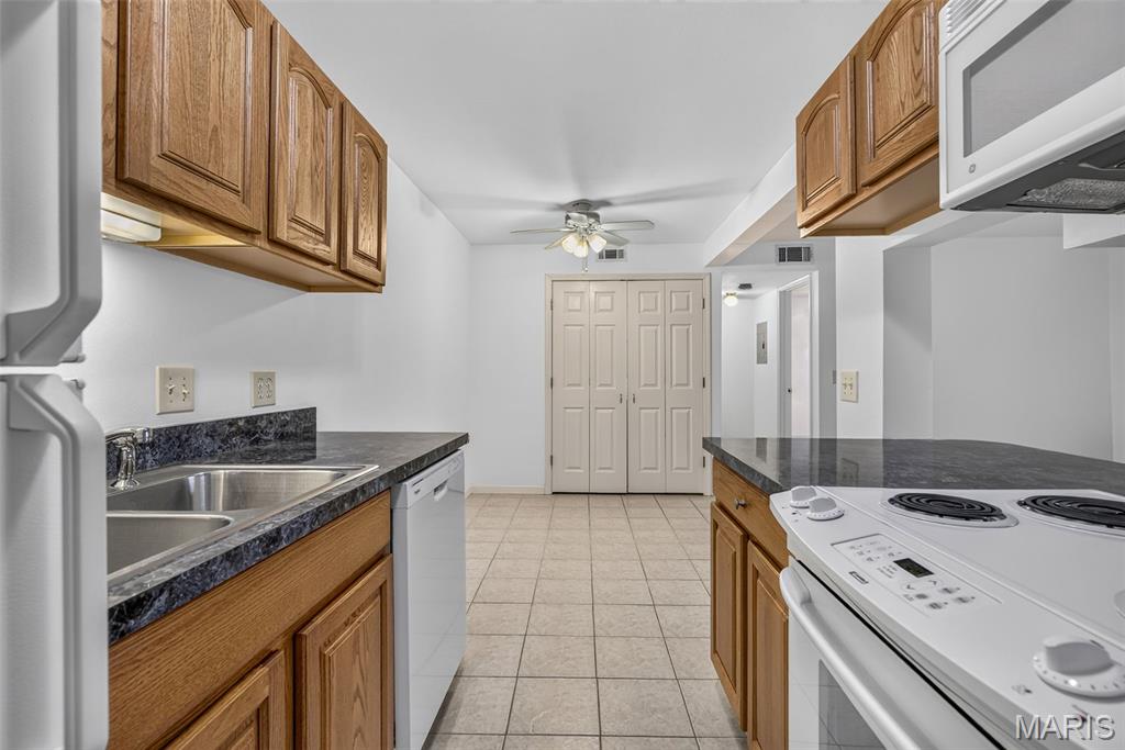 Cross Creek Condo Ph One Area - Residential