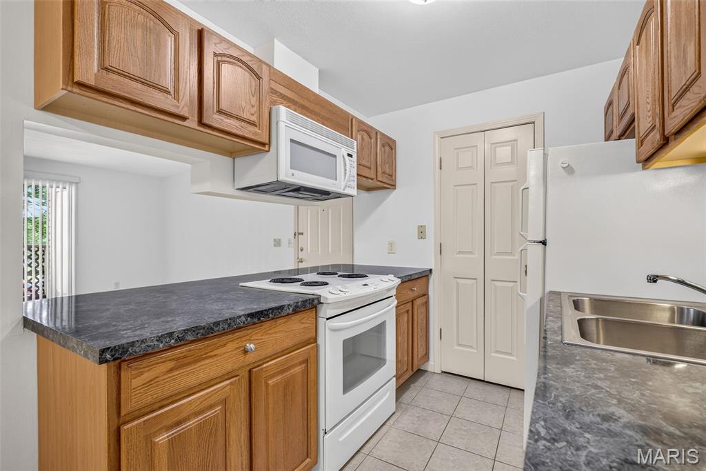 Cross Creek Condo Ph One Area - Residential
