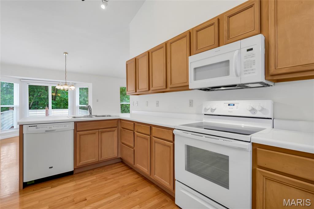 Villas At Kensington - Residential