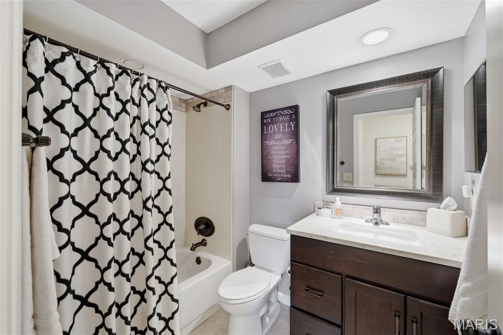 Hawken Condo Ph J - Residential