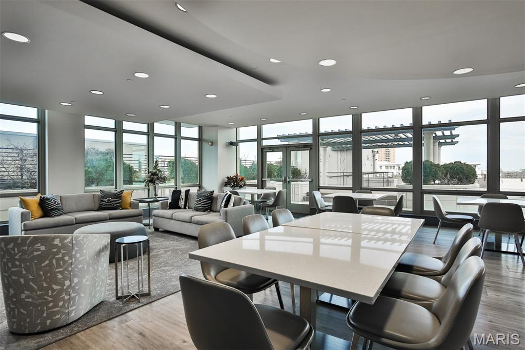 Park East Tower - Residential