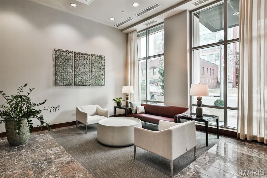 Park East Tower - Residential