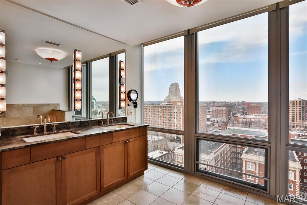 Park East Tower - Residential
