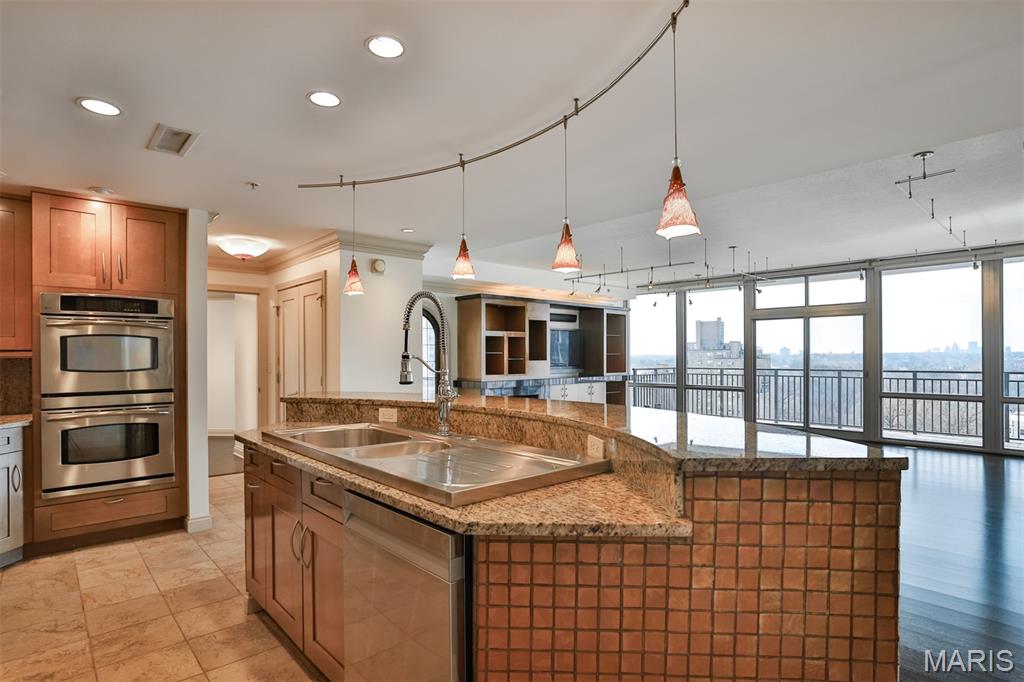 Park East Tower - Residential