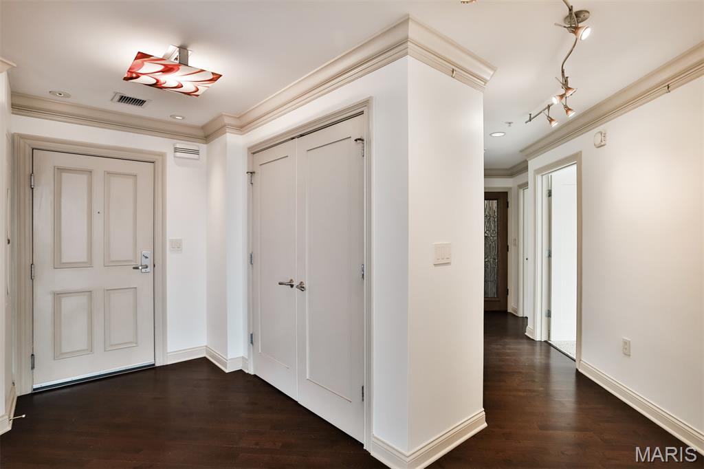 Park East Tower - Residential