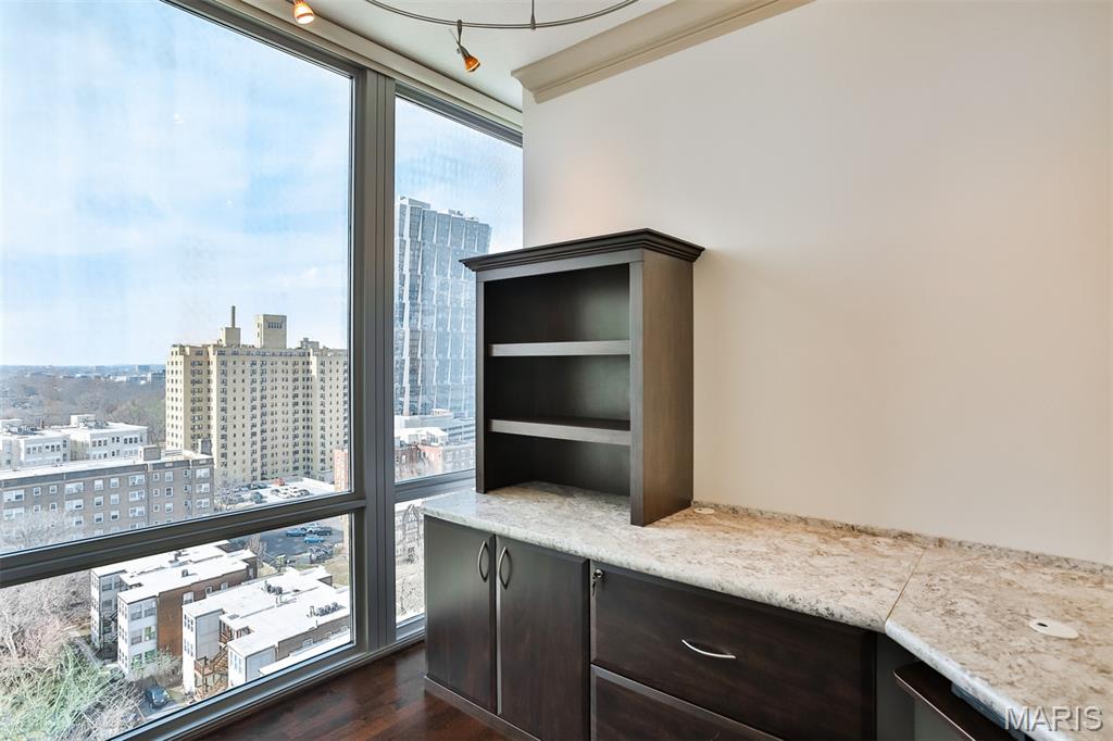 Park East Tower - Residential