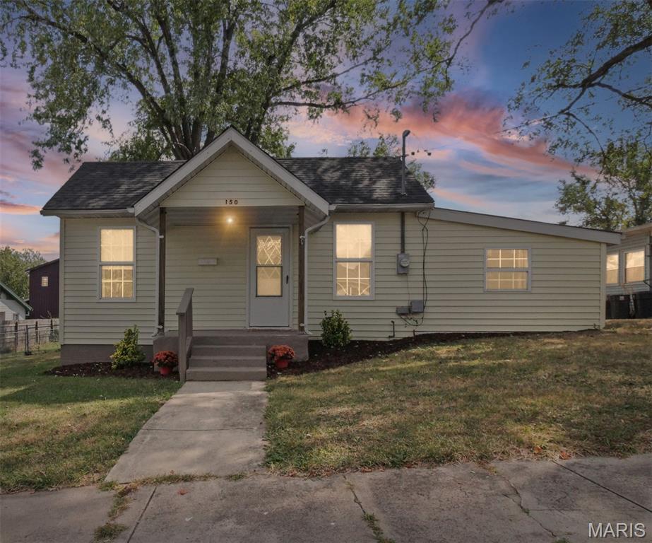 Freshly renovated and ready for its next owner! This 3-bedroom home has been updated throughout with a brand-new kitchen featuring new cabinets, butcher block countertops, dishwasher, range and over-the-range microwave. New LVP flooring runs through the main living spaces, with new carpet in the bedrooms and fresh paint throughout. The bathroom has also been updated with a new vanity, toilet and refreshed finishes. A newly created third bedroom adds flexibility and makes the most of the home's floor plan. Outside, you'll find a large, level yard with plenty of room to enjoy, all just blocks from Bonne Terre Lake. A fresh renovation, great outdoor space with a spacious wood deck & lovely backyard - all that with a convenient Bonne Terre location make this one easy to move right into!