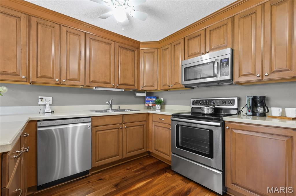 Treetop Condo - Residential