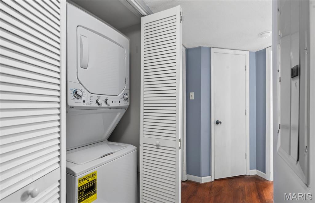 Carriage Parc Condo 1st Amd - Residential
