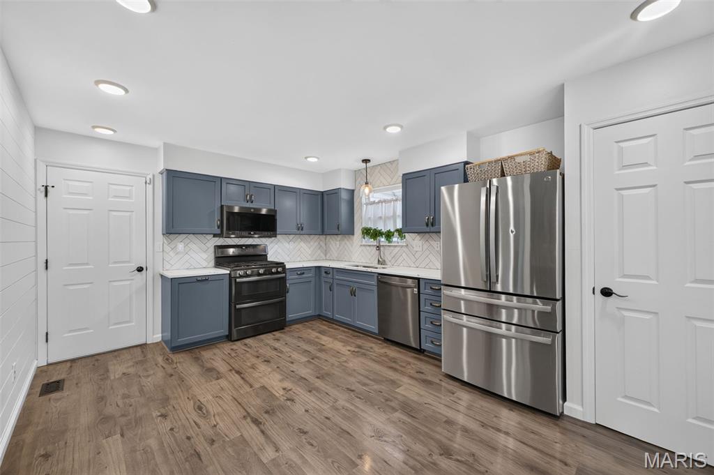 At Windingcreek Estate 5th Add - Residential