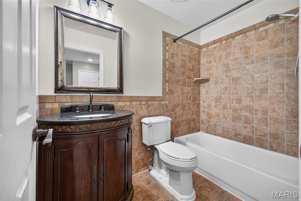 At Windingcreek Estate 5th Add - Residential
