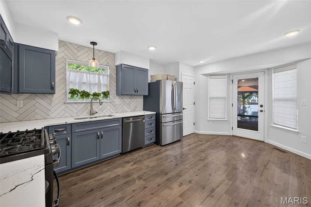 At Windingcreek Estate 5th Add - Residential