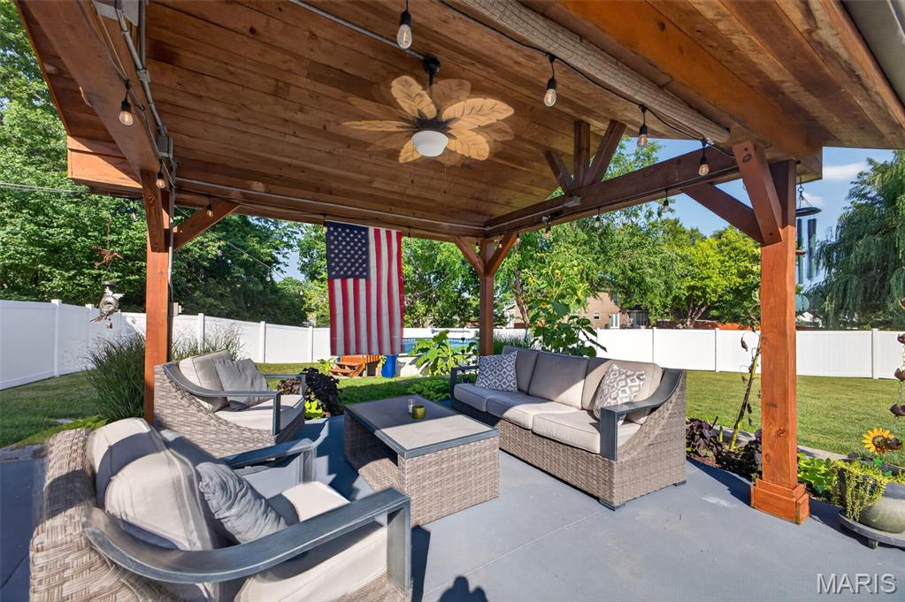 At Windingcreek Estate 5th Add - Residential