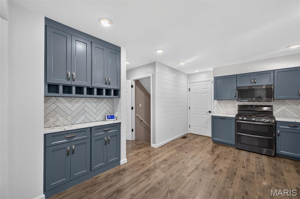 At Windingcreek Estate 5th Add - Residential