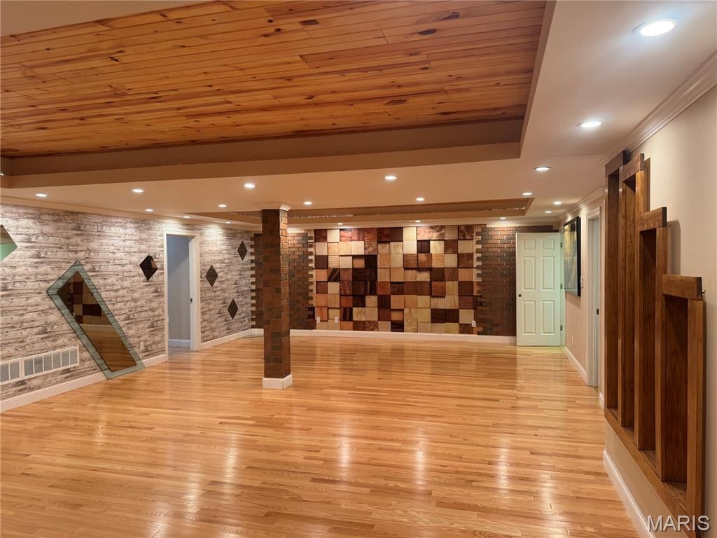 Manderleigh Of Town & Country One - Residential Lease