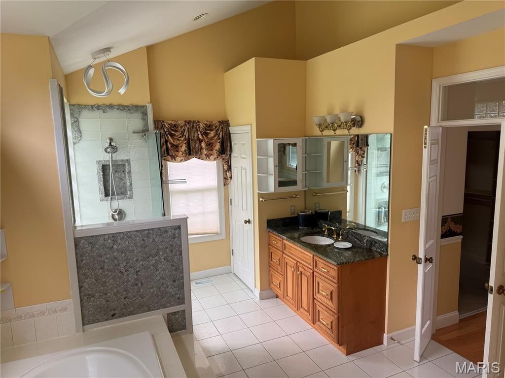 Manderleigh Of Town & Country One - Residential Lease