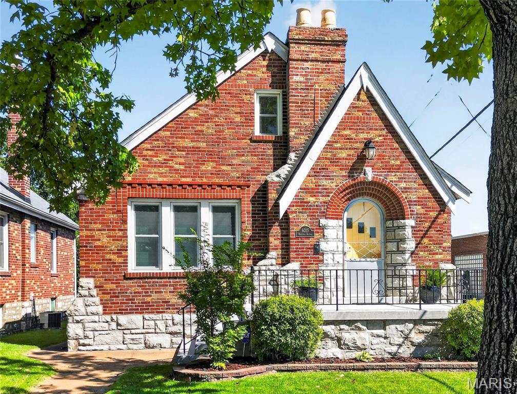 Centrally located in the heart of South City, this lovingly maintained and beautifully updated 3-bedroom, 1.5-bath home is within walking distance of Lindenwood Park, Tilles Park, Francis Park, restaurants, shops and the conveniences of Hampton Village.

Inside, you'll find all the details you love in a South City charmer, including refinished wood floors, stained glass windows, arched openings and beautifully refurbished original doors and trim. The updated main-level full bath features gorgeous custom tile, while the kitchen offers quality cabinetry, quartz countertops and seamless access to both the dining room and a charming mudroom/sunroom overlooking the backyard.

The second level with refinished pine floors offers a bedroom, two closets and a versatile sitting room or office. The lower level adds a bonus family room, half bath, huge walk-in closet and abundant storage. 

Outside, enjoy an oversized one-car garage plus a one-car carport. Newer windows and roof! A truly special South City home in an unbeatable location!