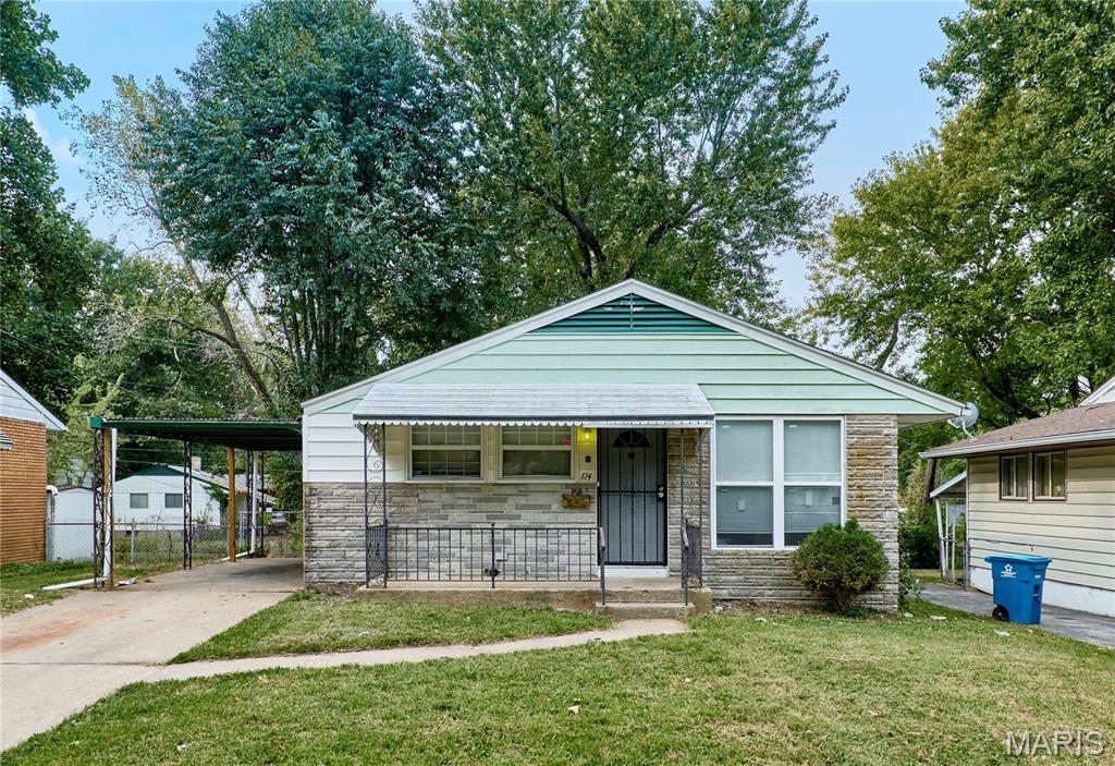 Discover the ease of living at 114 Monteith Circle, a charming single-family residence built in 1956. This inviting home is ready for you to move in, offering a blend of classic design and contemporary comforts. The heart of this home is its open-plan kitchen, seamlessly flowing into the living room. It features beautiful white kitchen cabinets and sleek granite countertops. Updates within the last year include LVP flooring throughout, roof, windows, plumbing, and water heater. With 3-bedrooms and a full bathroom, this bungalow offers comfortable accommodations. An attached carport provides convenient and sheltered parking.