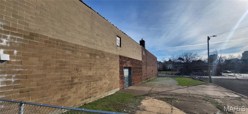 Hortons Add - Commercial Sale