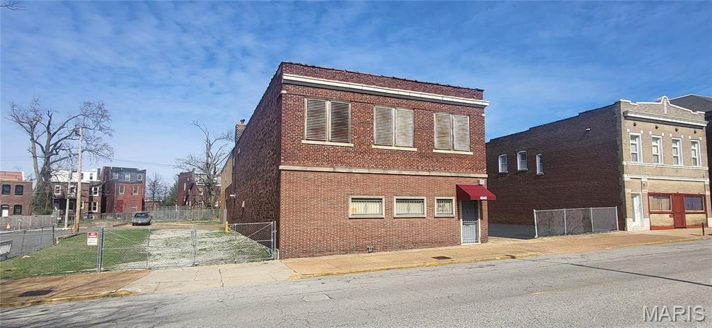 Hortons Add - Commercial Sale