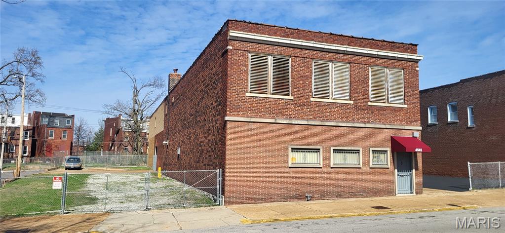 Hortons Add - Commercial Sale