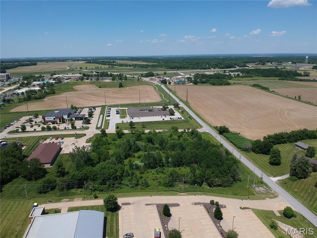 4 Acres in a great location with unlimited potential! 
Zoned for commercial use and located near the hospital, clinic and several other medical facilities and right next to Moberly Area Community College.