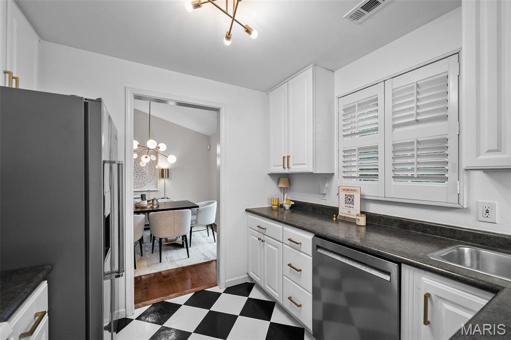 Brentwood Forest Condo Ph Eight - Residential