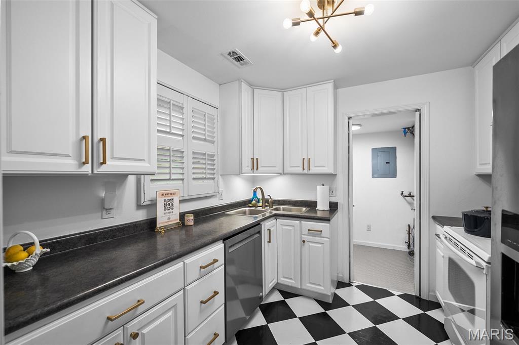 Brentwood Forest Condo Ph Eight - Residential