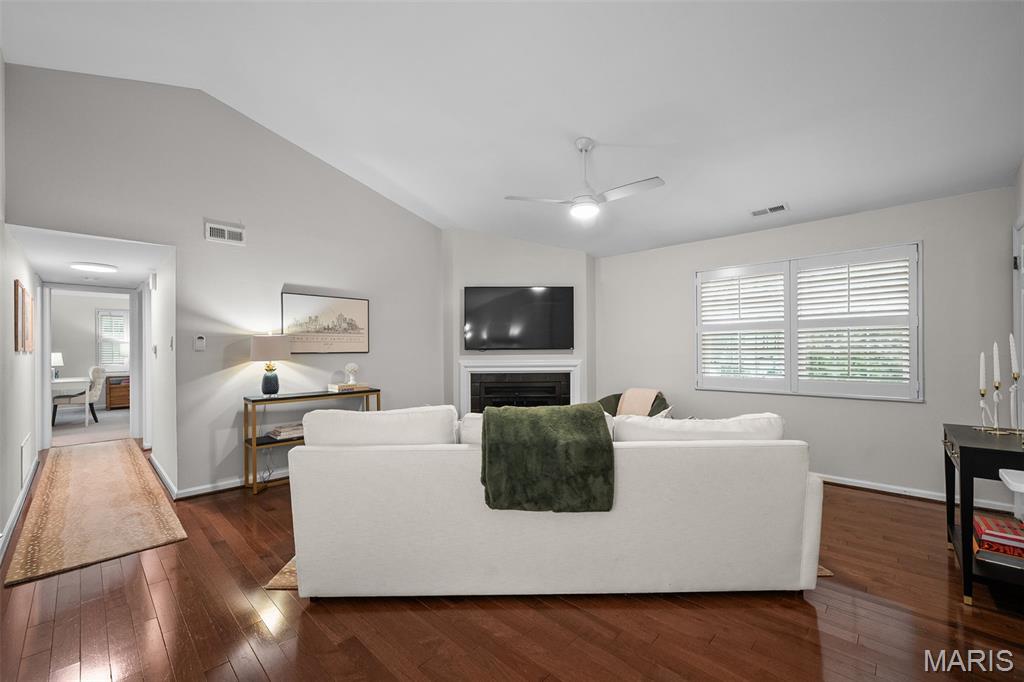 Brentwood Forest Condo Ph Eight - Residential