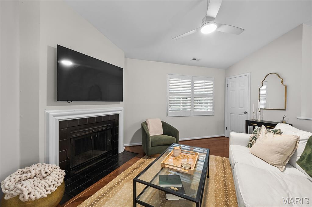 Brentwood Forest Condo Ph Eight - Residential