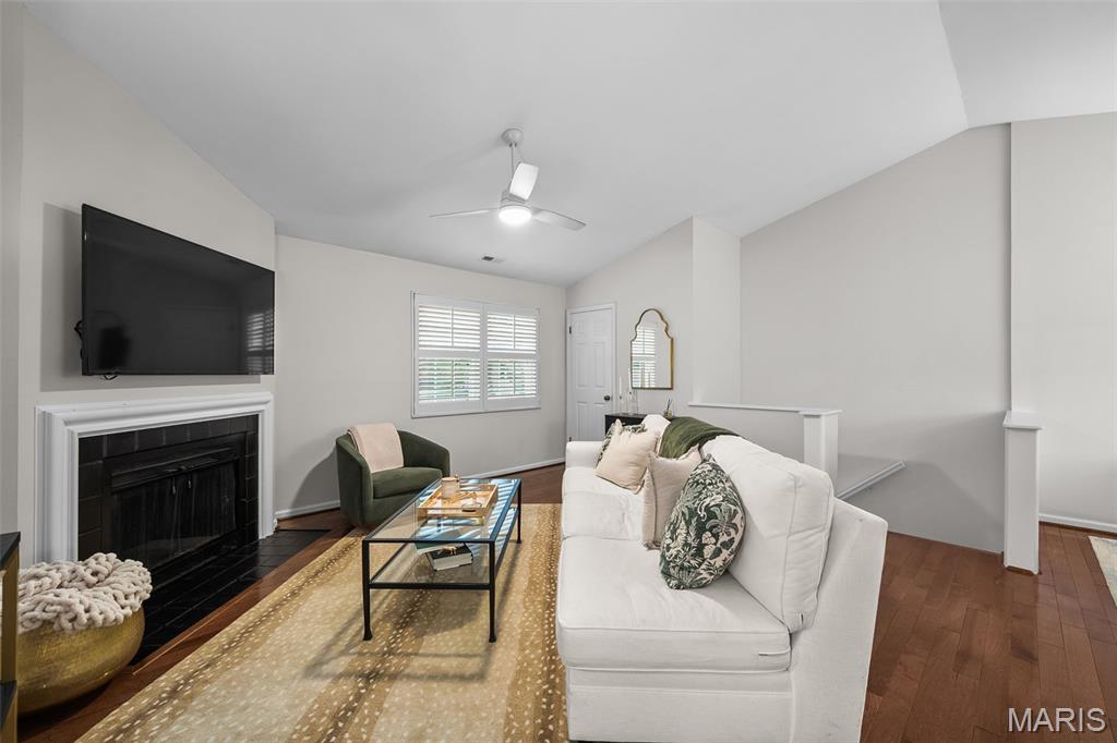 Brentwood Forest Condo Ph Eight - Residential