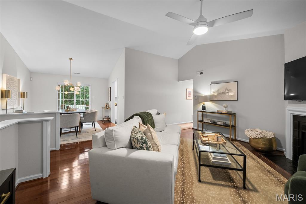 Brentwood Forest Condo Ph Eight - Residential