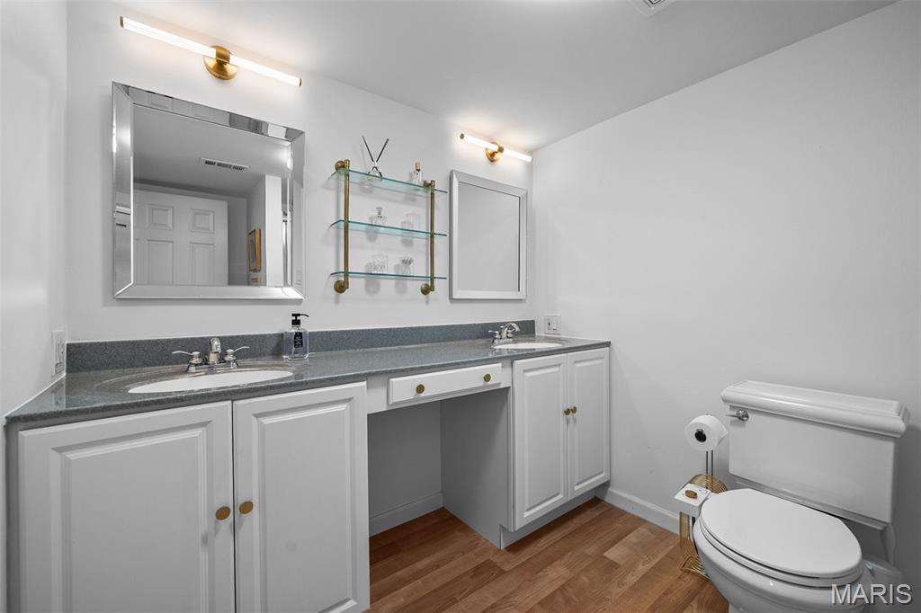 Brentwood Forest Condo Ph Eight - Residential