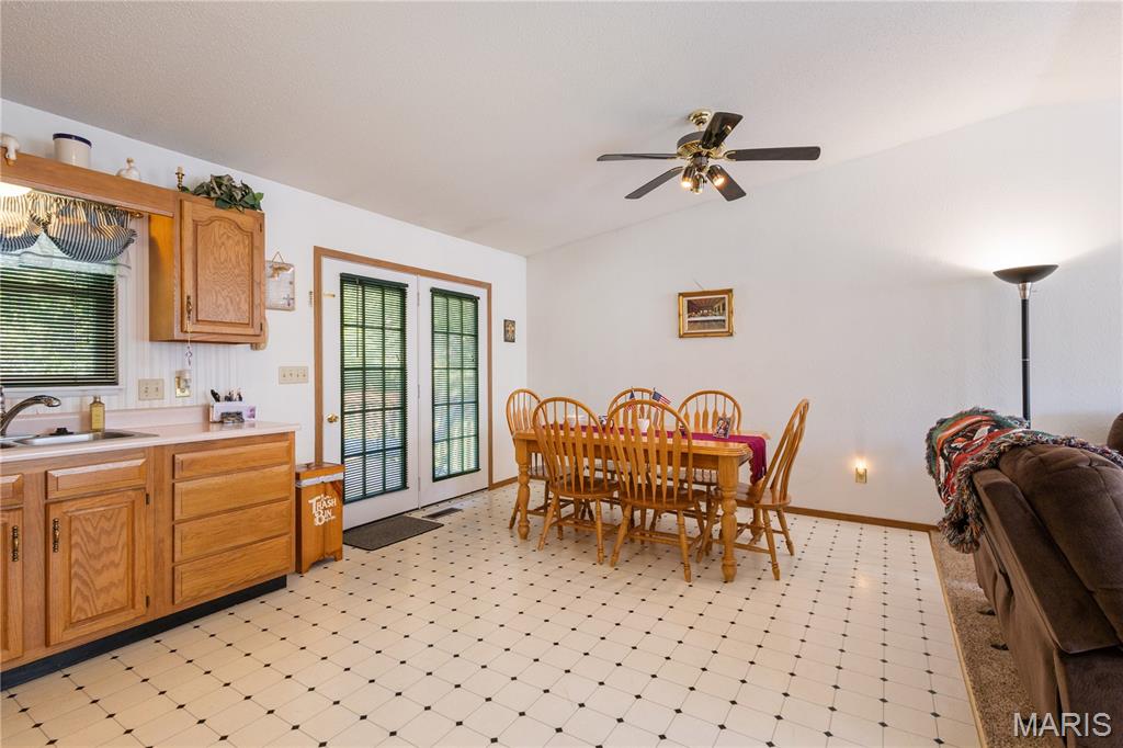 Hillcrest Manor - Residential