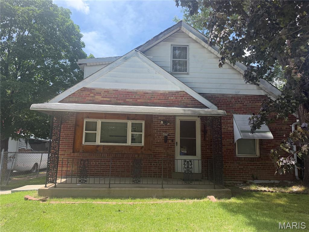 Opportunity awaits with this spacious South St. Louis home situated on a corner lot with convenient access to I-55, making for an easy commute to Downtown St. Louis, South County, and major employment centers. The main level features a living area, 2 bedrooms, and a full bathroom. Upstairs offers 2 additional bedrooms plus a bonus room, providing flexible space for a home office, playroom, or additional storage.
The finished lower level includes additional living space, a private room, and a full bathroom. Outside, you'll find a large detached 3-car garage and plenty of yard space.
Currently tenant occupied. Property is being sold as-is. With some updates and renovations, this property offers excellent potential for investors or owner-occupants looking to add value. Photos coming 6/18
