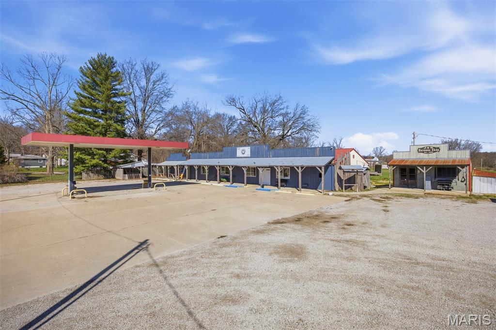 Not in a Subdvision or Complex - Commercial Sale