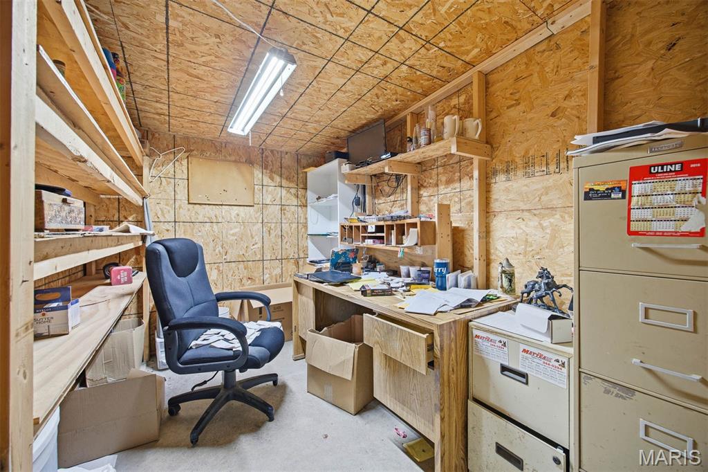 Not in a Subdvision or Complex - Commercial Sale