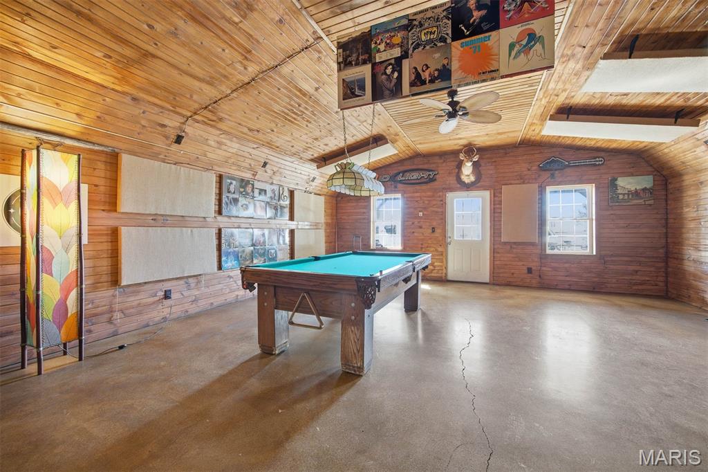 Not in a Subdvision or Complex - Commercial Sale