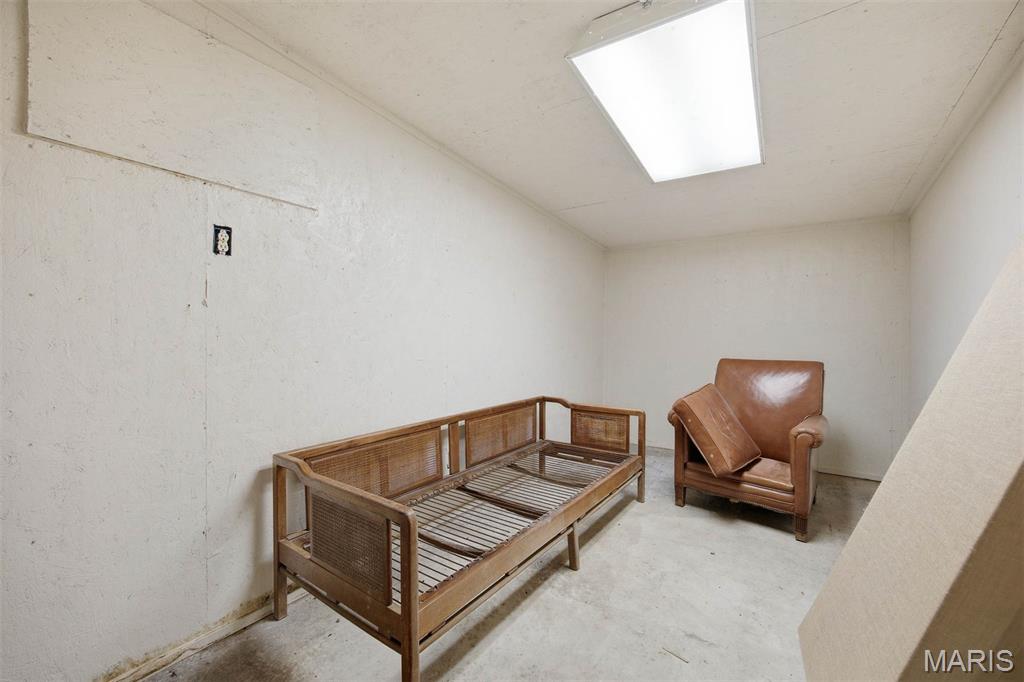 Not in a Subdvision or Complex - Commercial Sale