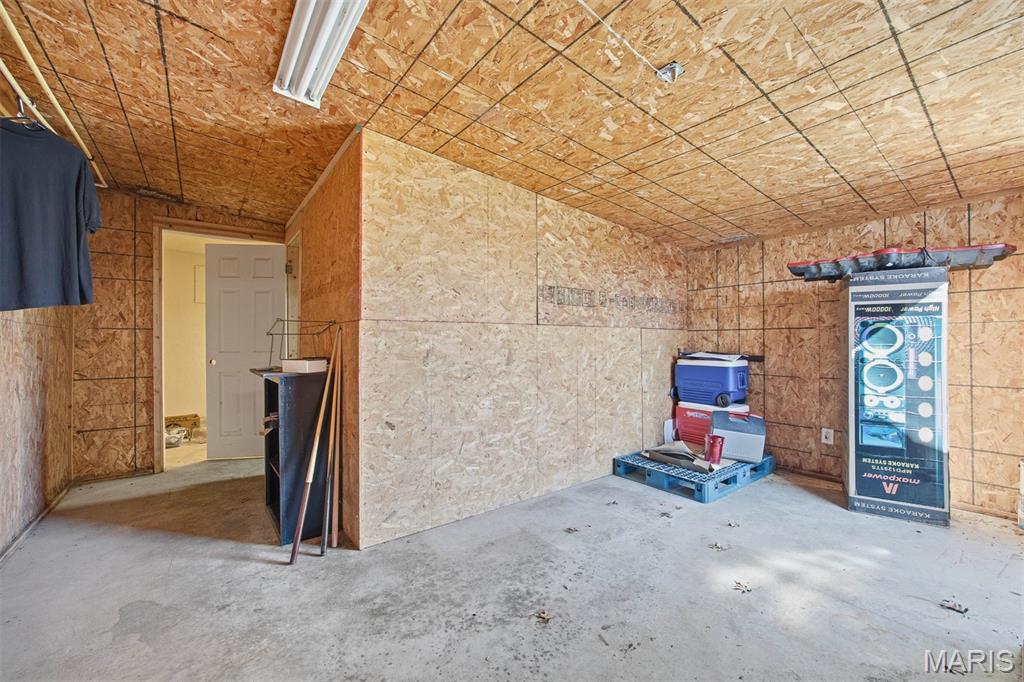 Not in a Subdvision or Complex - Commercial Sale