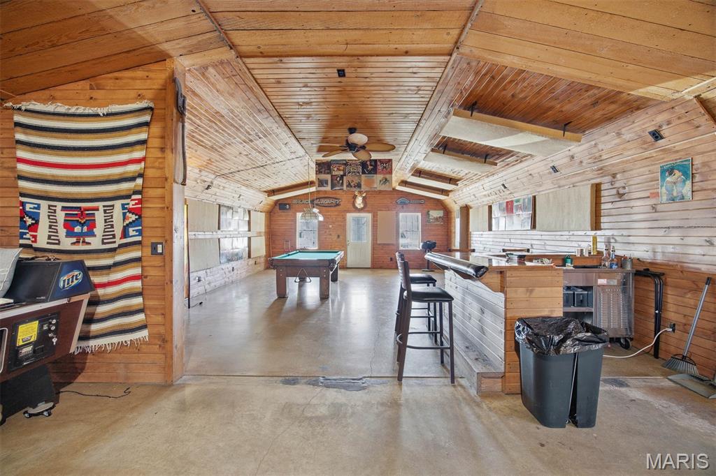 Not in a Subdvision or Complex - Commercial Sale